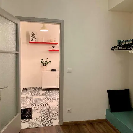 Deminik House 公寓